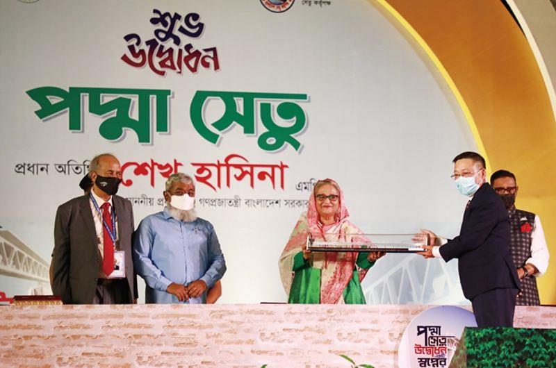 ������������ž������������Ŀ�����������������������ģ���������ȣ����߰��㣩