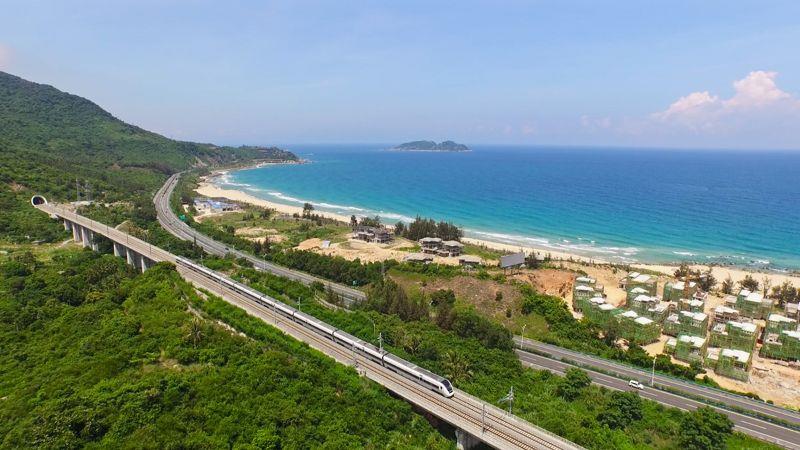 万象城体育武汉电气化局承建的海南环岛高铁