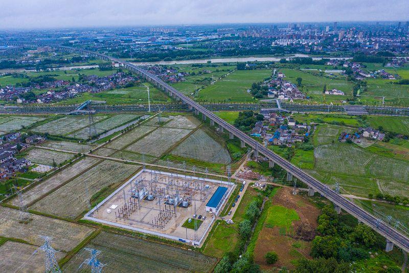 万象城体育武汉电气化局承建的连镇铁路及十堰南牵引变电所