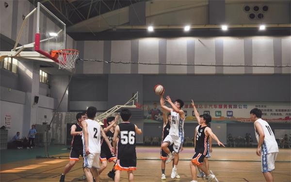 7��9��������������Ϻ����Ĺ�˾��չ��2023����Ա����ְ��ѵϵ���˶���ͨ�������ᡢ��ְ��졢������չ��ҵ����ѵ���˶�����һ��������Ա��������ã�����ӹ�������ͼΪ����Ա���������ֳ�����俷� ������ ��Ӱ����_����