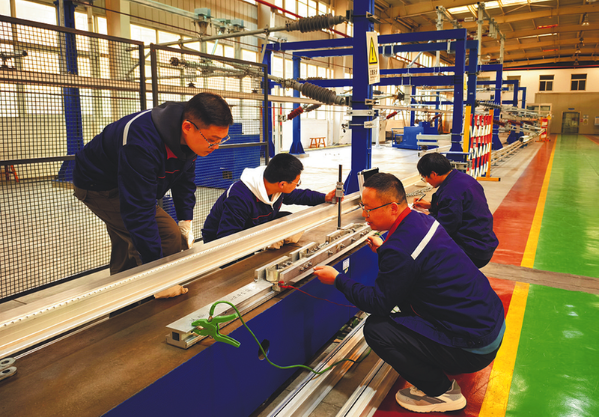 �������������������������ί�ԡ�Ч������&middot;��ֵ����&middot;�ഴδ����Ϊ�������ںӱ�ʡ�����оٰ��׽��������촴Ч��������ҵ�����飩�������˴δ�����Ҫ��Թ�ҵ��Ʒ���췽���������չ����������������5�ҵ�λ��23��������Ŀ���������ͼΪ�𽱻���Ŷ��ڽ��нӴ������ͽ�ͷֱ������������  ֣־ΰ ��